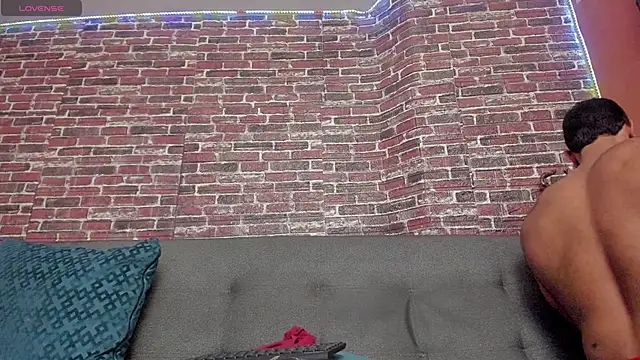 Snapshot of curt_xxx chatting on 01-23-25, 02:44 curt xxx online show from 01-23-25, 02:44