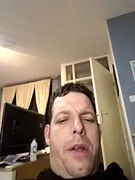 Knuffelstaaf123 online show from 01-05-25, 04:47