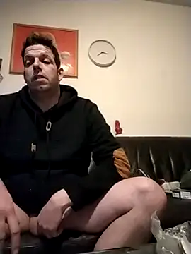 Knuffelstaaf123 online show from 01-05-25, 09:47