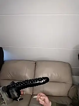 Knuffelstaaf123 online show from 01-11-25, 03:42