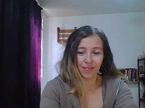 Snapshot of charlott_ponce chatting on 10-30-25, 06:30 charlott ponce online show from 10-30-25, 06:30