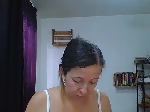 Snapshot of charlott_ponce chatting on 11-28-25, 06:54 charlott ponce online show from 11-28-25, 06:54