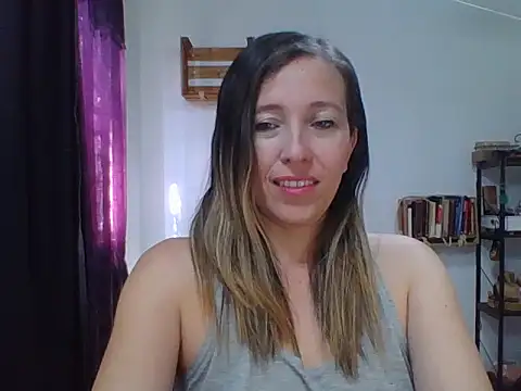 Snapshot of charlott_ponce chatting on 12-01-25, 06:24 charlott ponce online show from 12-01-25, 06:24