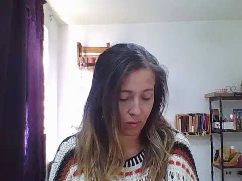 Snapshot of charlott_ponce chatting on 12-22-25, 06:27 charlott ponce online show from 12-22-25, 06:27