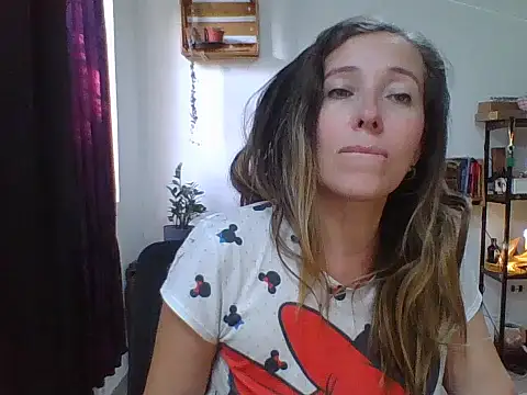 Snapshot of charlott_ponce chatting on 01-05-26, 10:46 charlott ponce online show from 01-05-26, 10:46