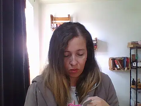 Snapshot of charlott_ponce chatting on 01-08-26, 07:27 charlott ponce online show from 01-08-26, 07:27