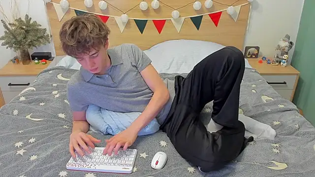 Fandi 777 online show from 02-06-25, 01:21