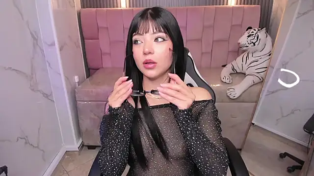 Snapshot of _mia_collins_b_ chatting on 10-08-25, 01:09 mia collins b online show from 10-08-25, 01:09