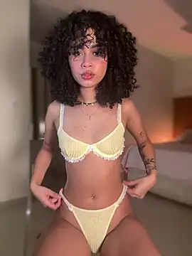 Snapshot of Lianh_Benett chatting on 01-11-25, 03:13 Lianh Benett online show from 01-11-25, 03:13