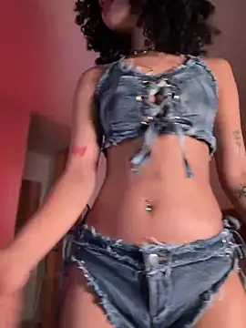 Snapshot of Lianh_Benett chatting on 03-02-25, 04:28 Lianh Benett online show from 03-02-25, 04:28