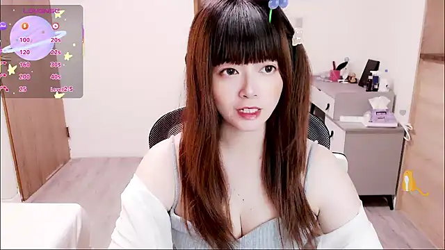 Snapshot of a0513 chatting on 10-13-25, 03:12 a0513 online show from 10-13-25, 03:12