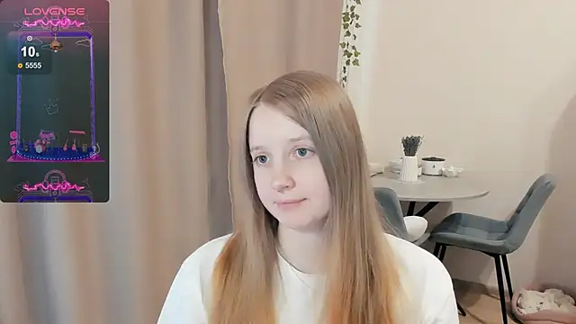 Snapshot of Alyaley chatting on 10-07-25, 10:12 Alyaley online show from 10-07-25, 10:12