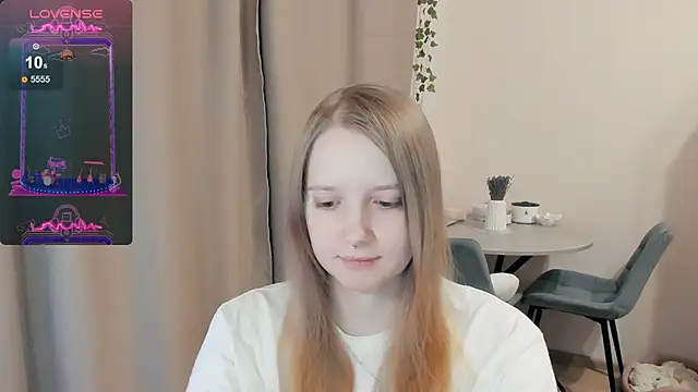 Snapshot of Alyaley chatting on 10-07-25, 10:18 Alyaley online show from 10-07-25, 10:18
