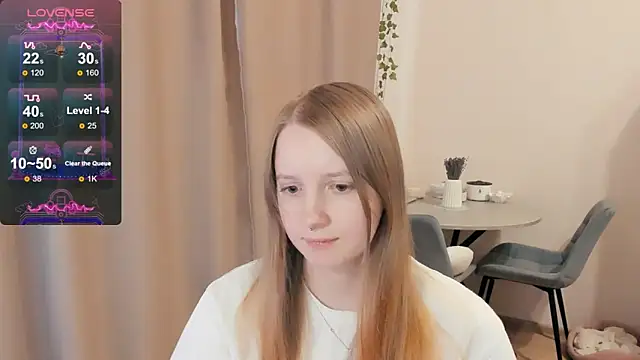 Snapshot of Alyaley chatting on 10-08-25, 10:57 Alyaley online show from 10-08-25, 10:57