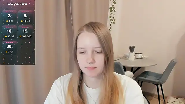 Snapshot of Alyaley chatting on 10-17-25, 11:46 Alyaley online show from 10-17-25, 11:46