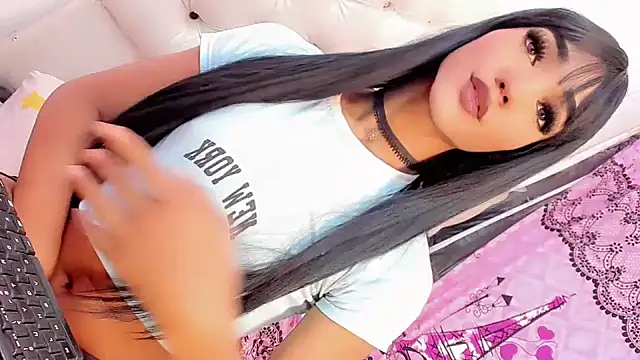 Snapshot of SexyEmmy_10 chatting on 01-11-25, 03:13 SexyEmmy 10 online show from 01-11-25, 03:13