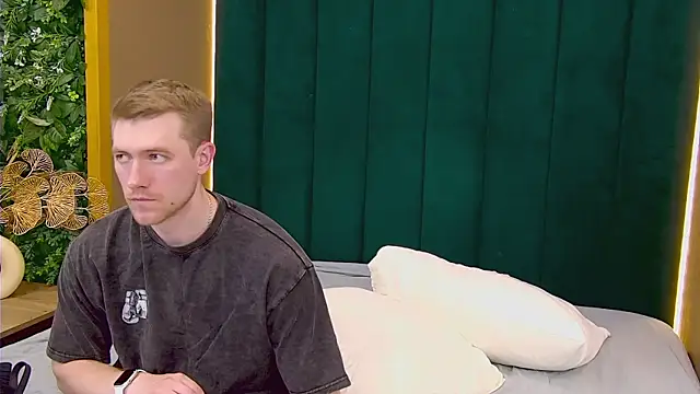 Snapshot of EthanPinkman chatting on 08-07-26, 12:07 EthanPinkman online show from 08-07-26, 12:07