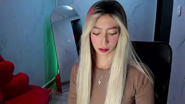 Snapshot of LilithCooperr_ chatting on 10-22-25, 10:20 LilithCooperr online show from 10-22-25, 10:20