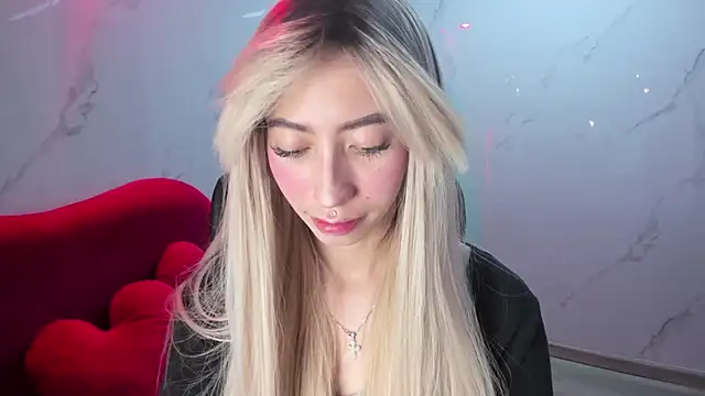 Snapshot of LilithCooperr_ chatting on 11-04-25, 10:31 LilithCooperr online show from 11-04-25, 10:31