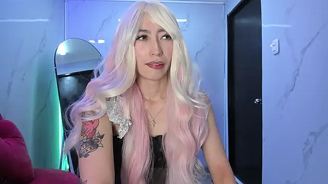 Snapshot of LilithCooperr_ chatting on 01-18-26, 12:36 LilithCooperr online show from 01-18-26, 12:36