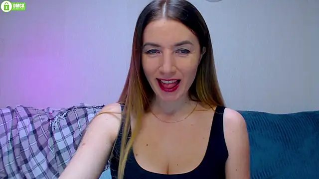 Snapshot of Sweet___Amelia chatting on 10-10-25, 03:22 Sweet Amelia online show from 10-10-25, 03:22