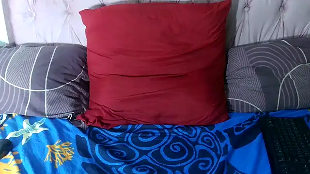 Snapshot of SweetMellowX1 chatting on 06-07-26, 10:13 SweetMellowX1 online show from 06-07-26, 10:13