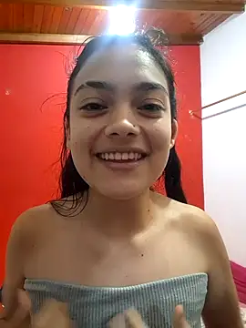 Snapshot of littlemelii chatting on 12-20-24, 06:08 littlemelii online show from 12-20-24, 06:08