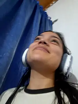 Snapshot of littlemelii chatting on 01-15-25, 12:09 littlemelii online show from 01-15-25, 12:09