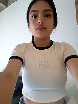 Snapshot of littlemelii chatting on 02-25-25, 07:03 littlemelii online show from 02-25-25, 07:03