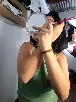 Snapshot of littlemelii chatting on 09-30-25, 09:42 littlemelii online show from 09-30-25, 09:42