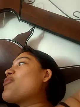 Snapshot of littlemelii chatting on 01-10-26, 08:32 littlemelii online show from 01-10-26, 08:32