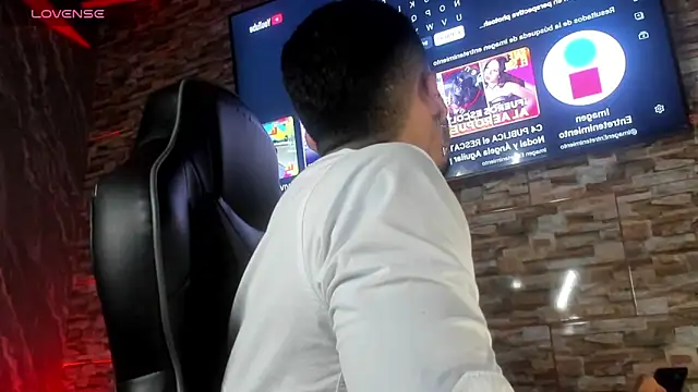 Snapshot of Seth_Owner chatting on 02-18-26, 01:34 Seth Owner online show from 02-18-26, 01:34