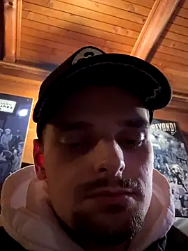 Snapshot of radoslavsumanofficial chatting on 11-22-25, 01:37 radoslavsumanofficial online show from 11-22-25, 01:37