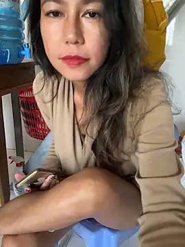 Snapshot of 2HotAsain4u chatting on 02-09-25, 12:17 2HotAsain4u online show from 02-09-25, 12:17