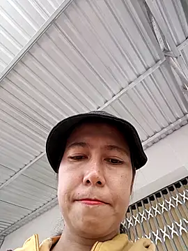 Snapshot of 2HotAsain4u chatting on 12-19-25, 01:56 2HotAsain4u online show from 12-19-25, 01:56