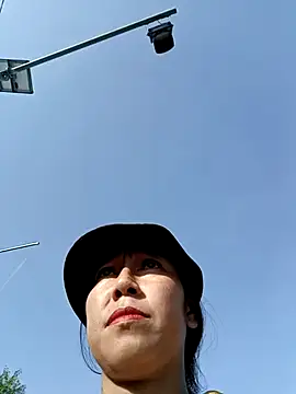 Snapshot of 2HotAsain4u chatting on 12-20-25, 12:51 2HotAsain4u online show from 12-20-25, 12:51