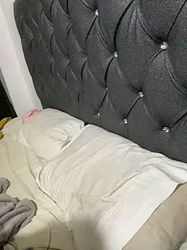 Snapshot of Riana_Kean chatting on 02-09-25, 02:49 Riana Kean online show from 02-09-25, 02:49