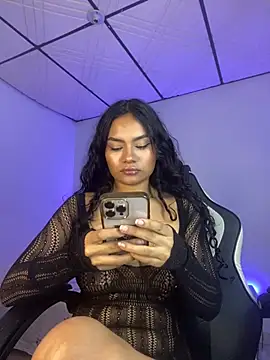 Snapshot of Riana_Kean chatting on 02-17-25, 11:42 Riana Kean online show from 02-17-25, 11:42