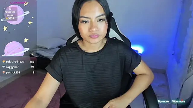 Snapshot of Riana_Kean chatting on 02-28-25, 03:15 Riana Kean online show from 02-28-25, 03:15