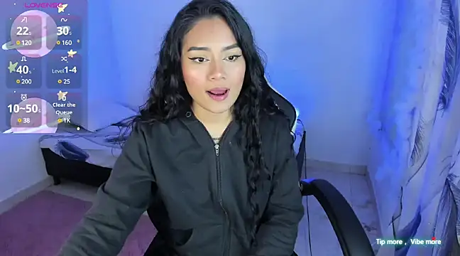 Snapshot of Riana_Kean chatting on 03-18-25, 03:20 Riana Kean online show from 03-18-25, 03:20