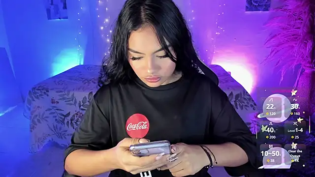 Snapshot of Riana_Kean chatting on 11-30-25, 05:00 Riana Kean online show from 11-30-25, 05:00