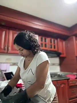 Snapshot of Riana_Kean chatting on 02-27-26, 10:59 Riana Kean online show from 02-27-26, 10:59