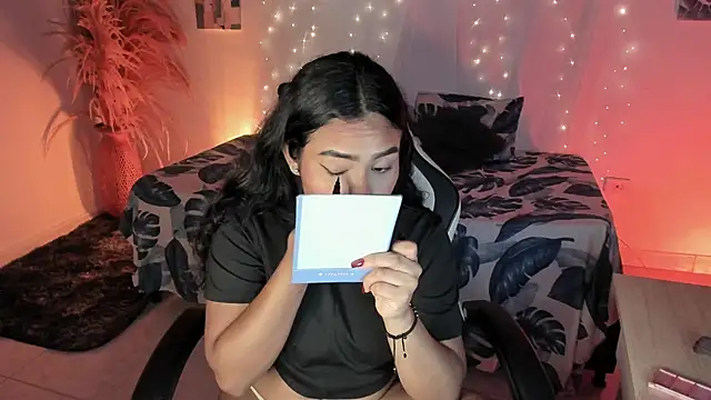 Snapshot of Riana_Kean chatting on 03-05-26, 03:24 Riana Kean online show from 03-05-26, 03:24