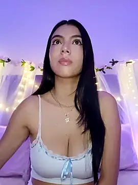 Snapshot of Julie_Bennet chatting on 02-06-26, 04:17 Julie Bennet online show from 02-06-26, 04:17