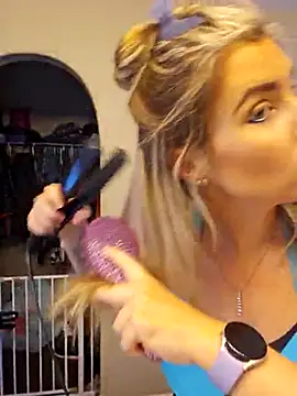 ellieconradxo online show from 02-09-25, 08:02