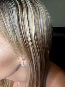 ellieconradxo online show from 09-20-25, 03:07