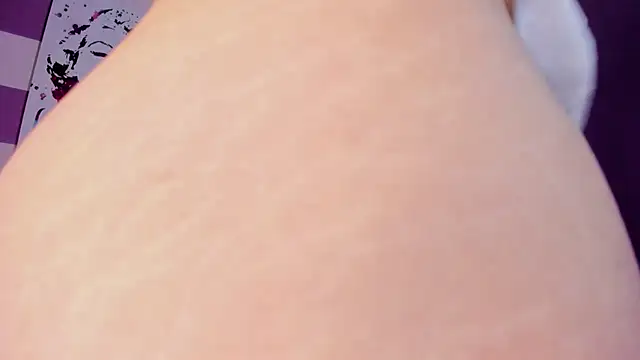 Snapshot of Alli_cooper chatting on 01-30-25, 12:18 Alli cooper online show from 01-30-25, 12:18