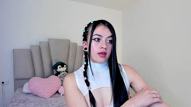 Snapshot of Alli_cooper chatting on 02-25-25, 08:09 Alli cooper online show from 02-25-25, 08:09