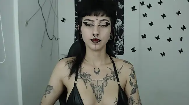 Snapshot of n0sferatus__ chatting on 02-12-25, 02:35 n0sferatus online show from 02-12-25, 02:35