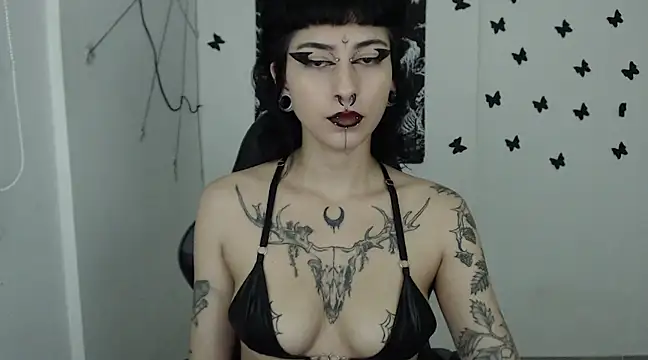 Snapshot of n0sferatus__ chatting on 02-25-25, 03:42 n0sferatus online show from 02-25-25, 03:42